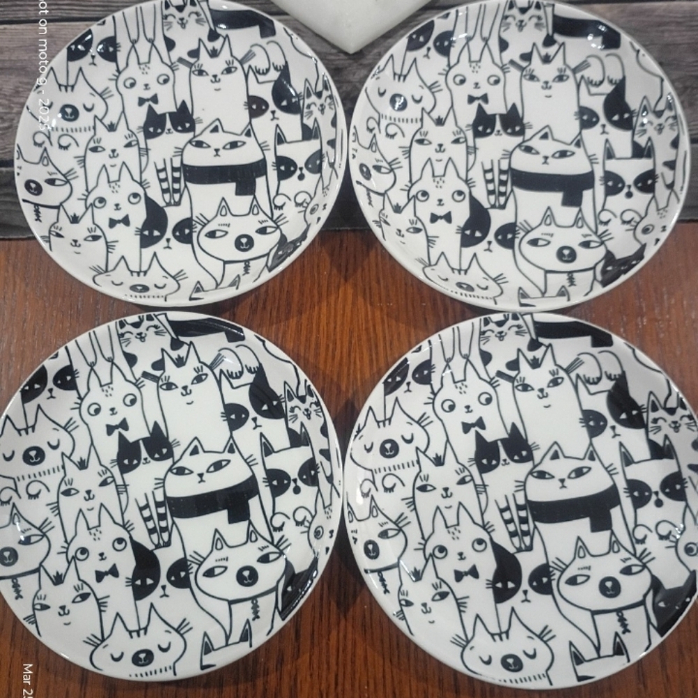 Cat dessert plates (4)